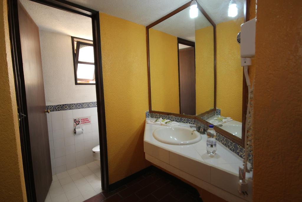 Hotel Plaza Santo Domingo San Cristóbal de Las Casas 객실 사진