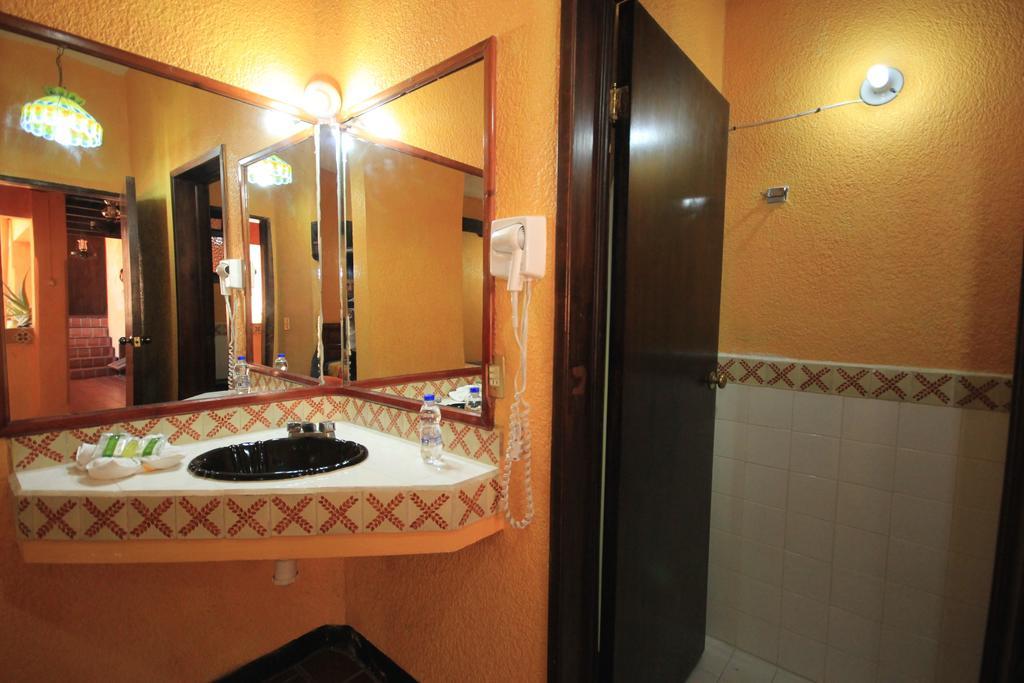 Hotel Plaza Santo Domingo San Cristóbal de Las Casas 객실 사진