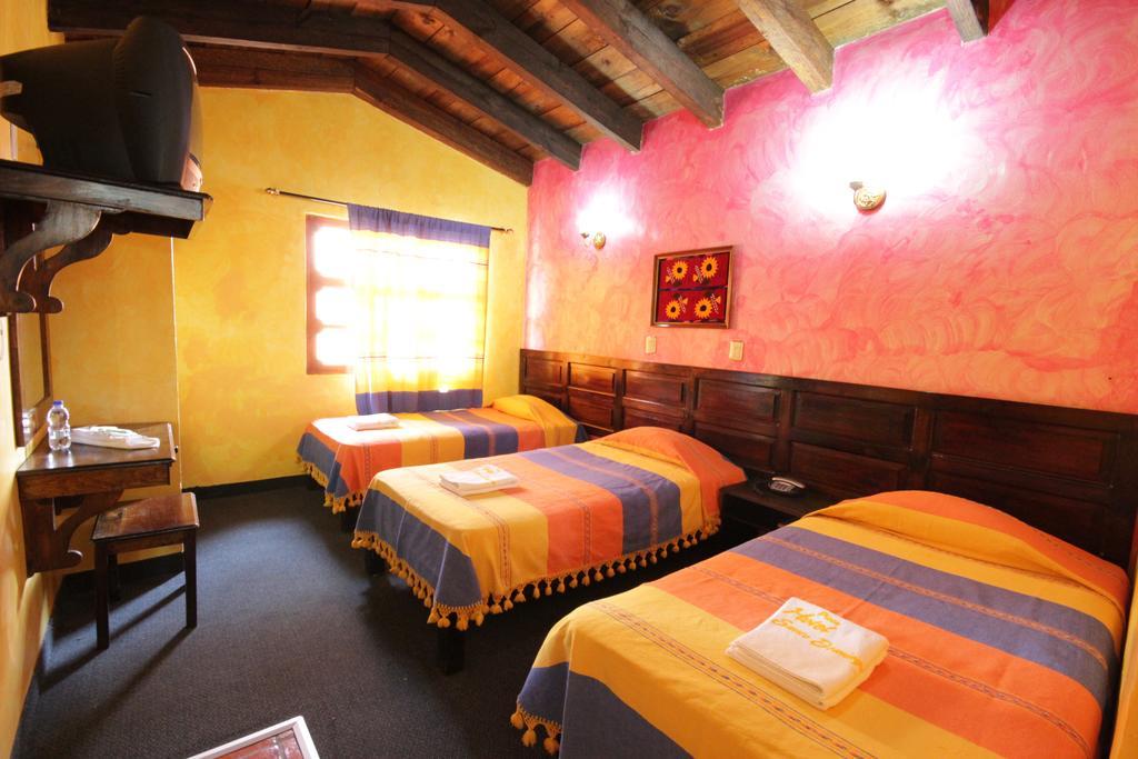 Hotel Plaza Santo Domingo San Cristóbal de Las Casas 객실 사진
