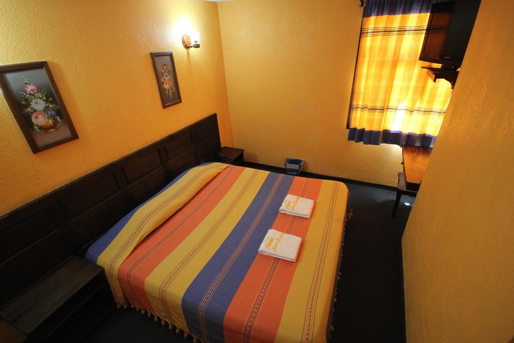 Hotel Plaza Santo Domingo San Cristóbal de Las Casas 객실 사진